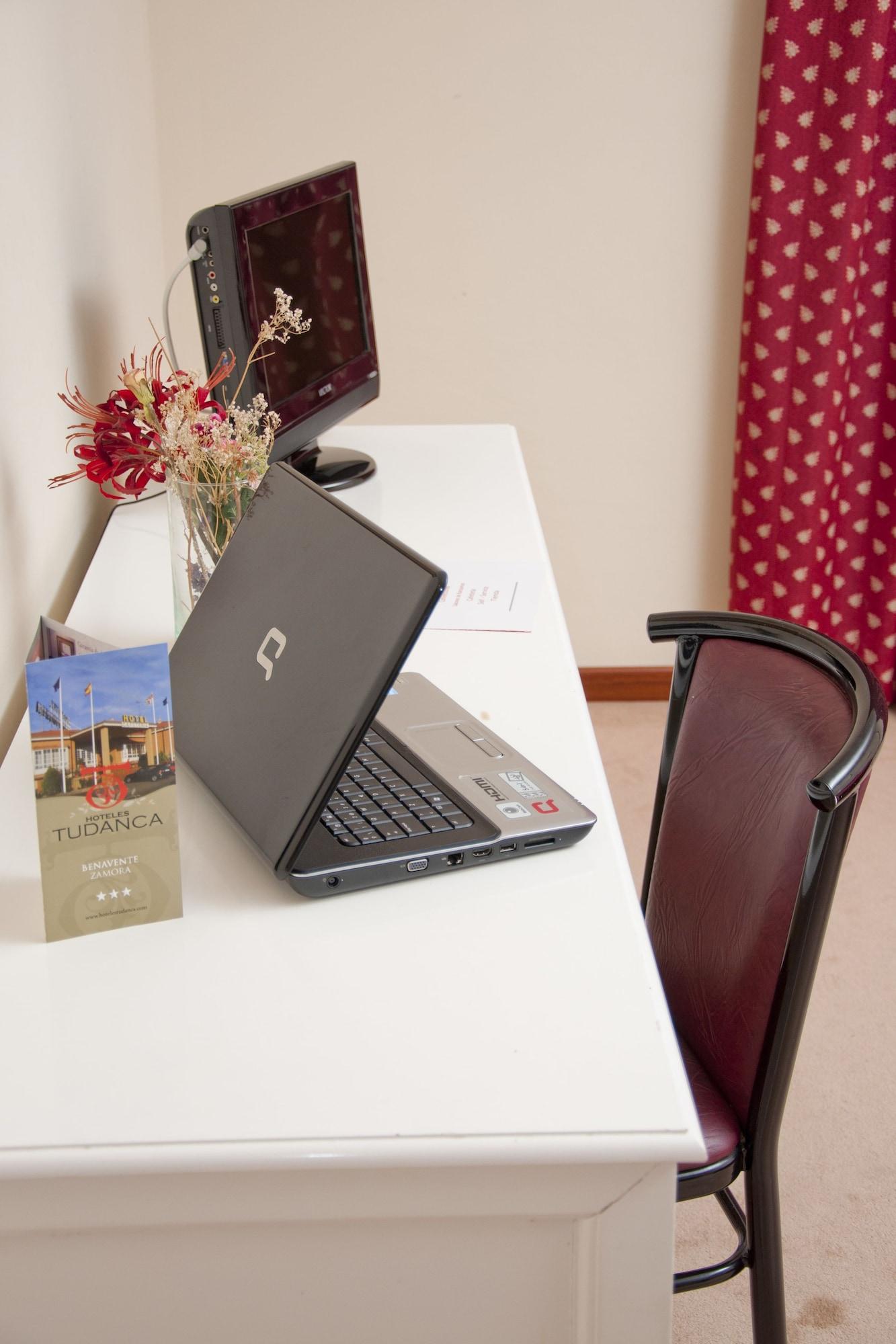 Mlc Benavente Hotel Ngoại thất bức ảnh