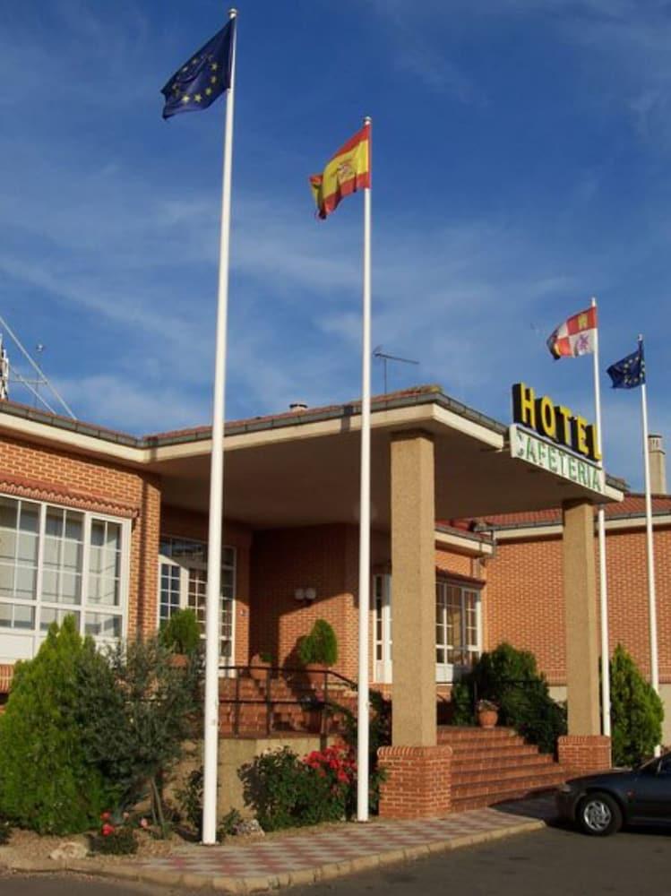 Mlc Benavente Hotel Ngoại thất bức ảnh