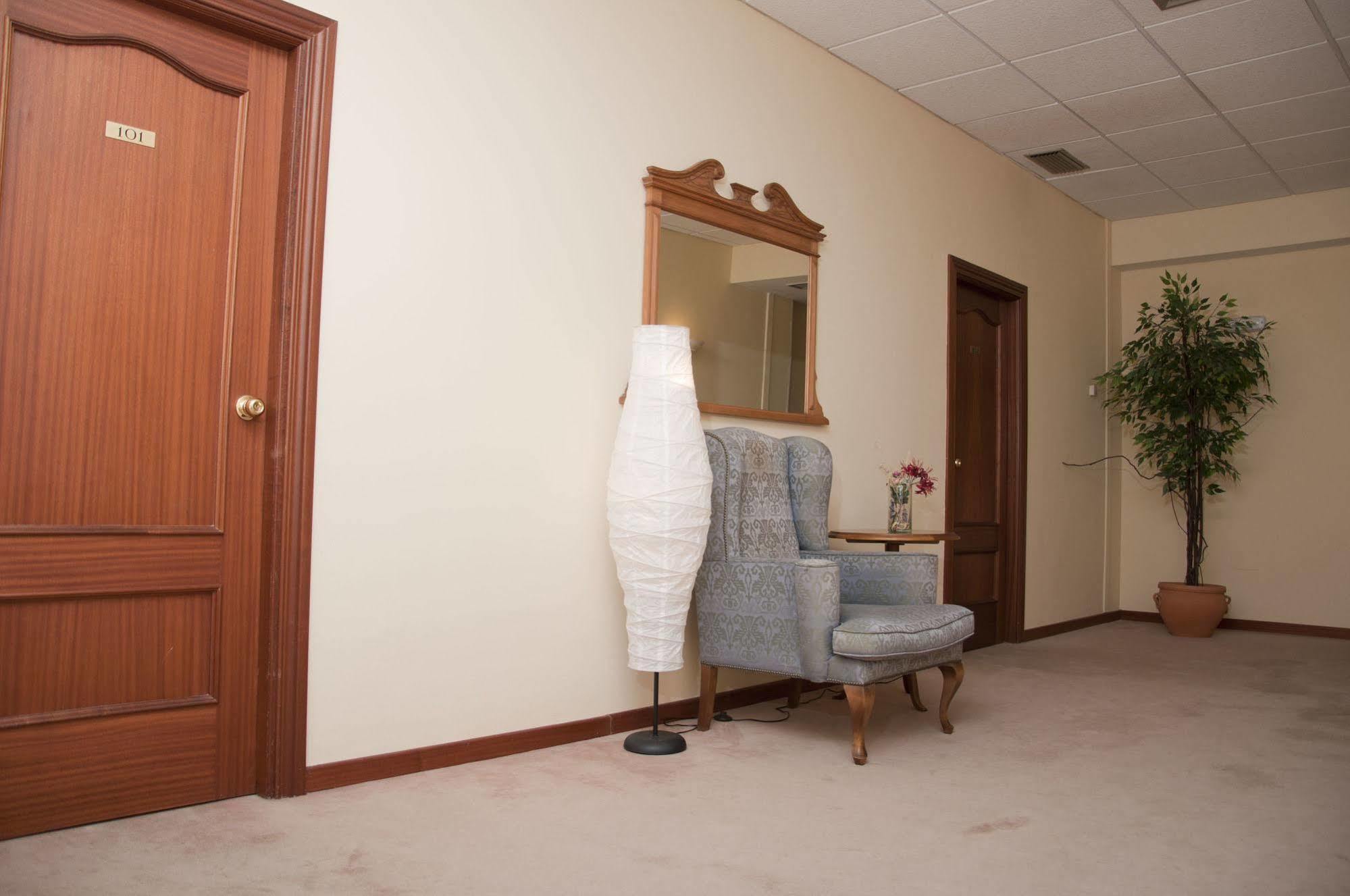 Mlc Benavente Hotel Ngoại thất bức ảnh